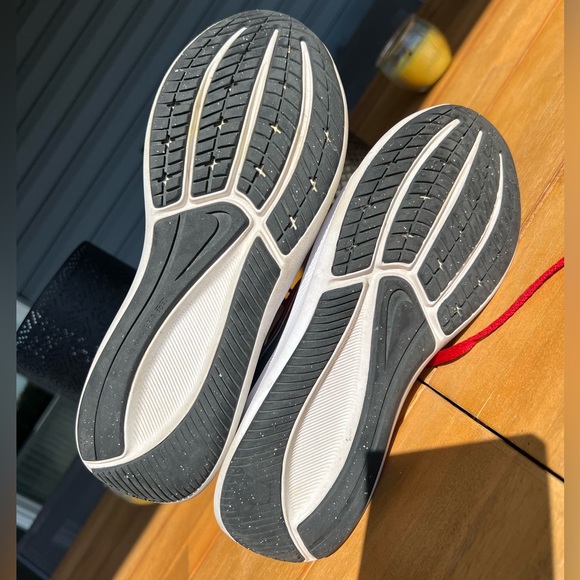 Nike Sneakers Boys 5.5Y - Picture 7 of 8